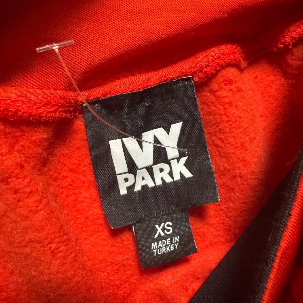 Ivy Park Red Off-Shoulder Cropped Sweatshirt XS - Picture 4 of 5